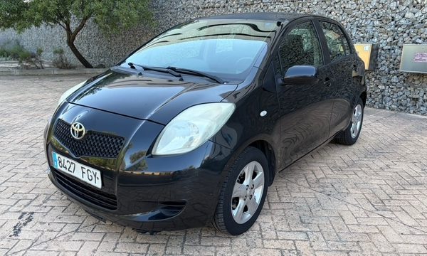 TOYOTA Yaris 1.3 VVTi Luna